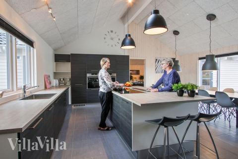 Kjøkkenet i luksushus nr. 335 er fullt utstyrt så dere lett kan lage mat til 24 personer.