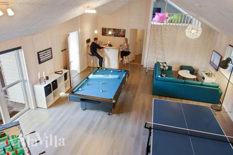 Luksushus nr. 335 til 24 personer tilbyr et stort aktivitetsrom med bl.a. biljard og dart