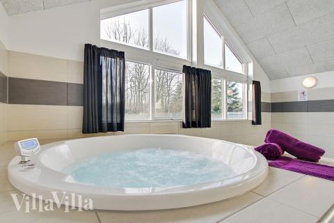 Nyt varmen i boblebadet i luksushus nr. 337 i Fyn og øyer