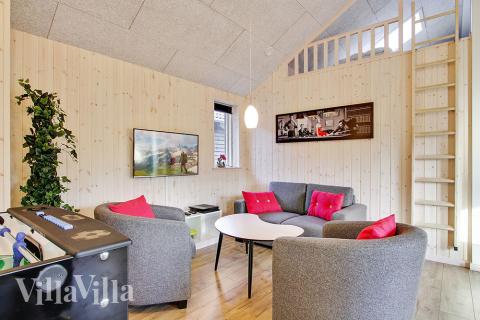 Aktivitetsrom i luksushus nr. 337 med 6 soverom og plass til 16 personer.