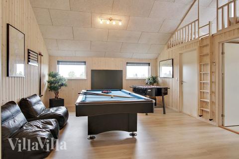 Aktivitetsrom i luksushus nr. 341 med 5 soverom og plass til 14 personer.