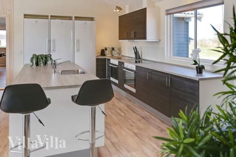 Kjøkkenet i luksushus nr. 343 er fullt utstyrt så dere lett kan lage mat til 20 personer.