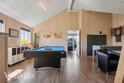 Aktivitetsrom i luksushus nr. 345 med 6 soverom og plass til 16 personer.