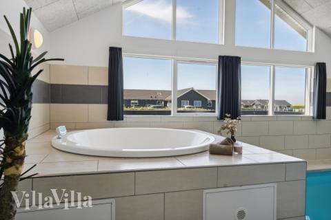 Nyt varmen i boblebadet i luksushus nr. 345 i Fyn og øyer