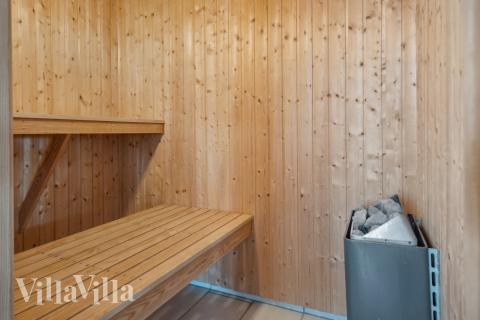 Nyt varmen i badstuen i luksushus nr. 345 til 16 personer