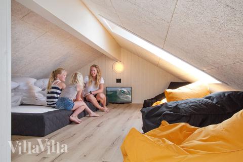 Noen av de 18 soveplassene i luksushus nr. 347 finnes på hems