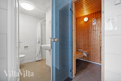 Luksushus nr. 348 er blant annet utstyrt med en deilig badstue.