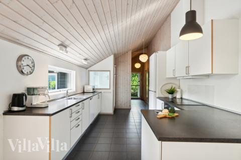 Kjøkkenet i luksushus nr. 352 er fullt utstyrt så dere lett kan lage mat til 14 personer.