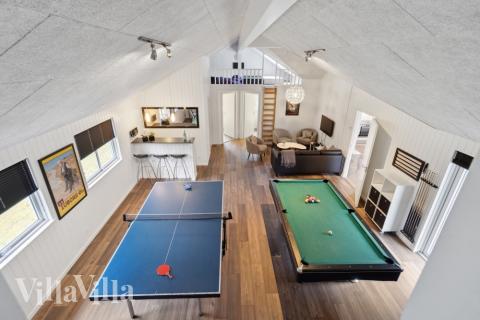 Aktivitetsrom i luksushus nr. 351 med 8 soverom og plass til 22 personer.