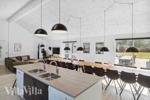 Kjøkkenet i luksushus nr. 350 er godt innrettet.