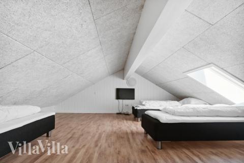 Noen av de 24 soveplassene i luksushus nr. 350 finnes på hems