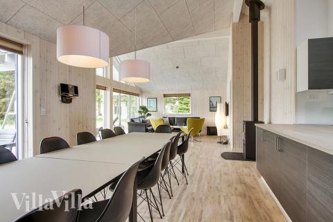 Oppholdsrom med plass til 18 i luksushus nr. 355.