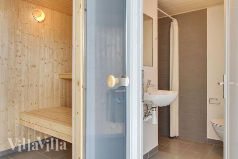 Nyt varmen i badstuen i luksushus nr. 355 til 18 personer