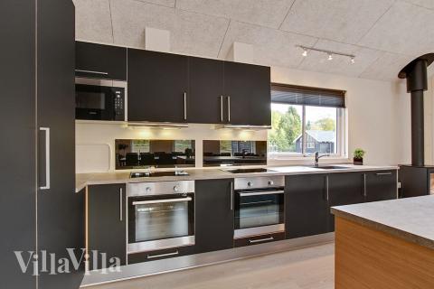 Kjøkkenet i luksushus nr. 356 er fullt utstyrt så dere lett kan lage mat til 20 personer.