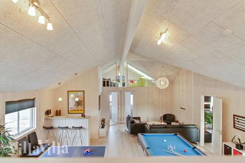 Luksushus nr. 356 til 20 personer tilbyr et stort aktivitetsrom med bl.a. biljard og dart