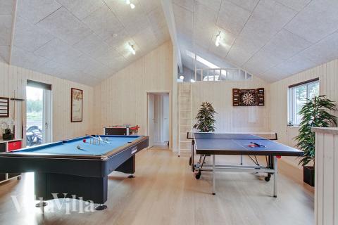 Aktivitetsrom i luksushus nr. 356 med 8 soverom og plass til 20 personer.