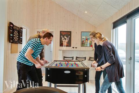 Luksushus nr. 357 til 18 personer tilbyr et stort aktivitetsrom med bl.a. biljard og dart