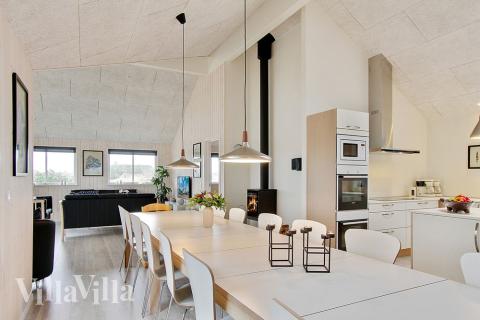 Oppholdsrom med plass til 18 i luksushus nr. 357.