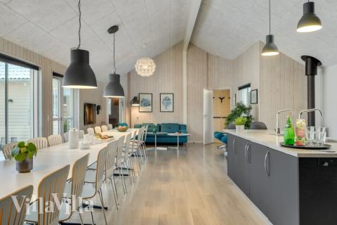 Oppholdsrom med plass til 24 i luksushus nr. 362.