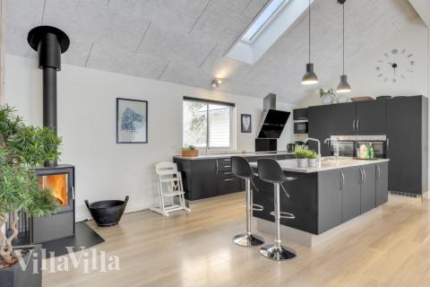 Kjøkkenet i luksushus nr. 362 er godt innrettet.