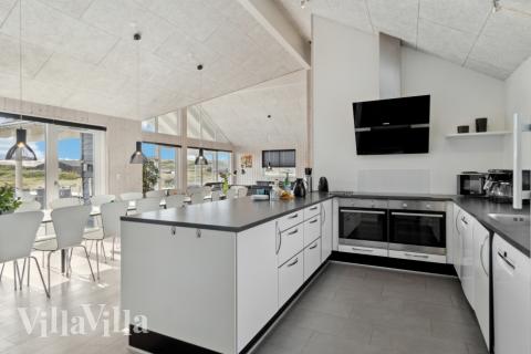 Kjøkkenet i luksushus nr. 363 er godt innrettet.