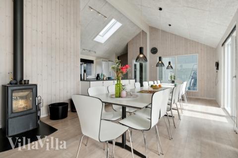 Oppholdsrom med plass til 20 i luksushus nr. 363.