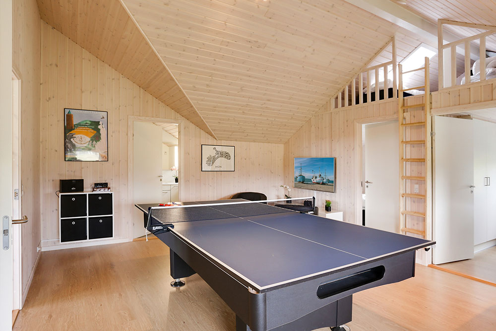 I tillegg til alle aktivitetsmulighetene i husets bassengavdeling, kan du også spille biljard, bordtennis og dart i luksushus nr. 366