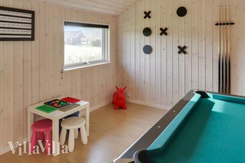 Luksushus nr. 366 til 14 personer tilbyr et stort aktivitetsrom med bl.a. biljard og dart