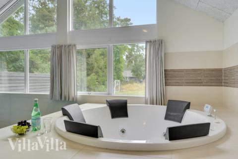 Nyt varmen i boblebadet i luksushus nr. 365 i Nordsjælland