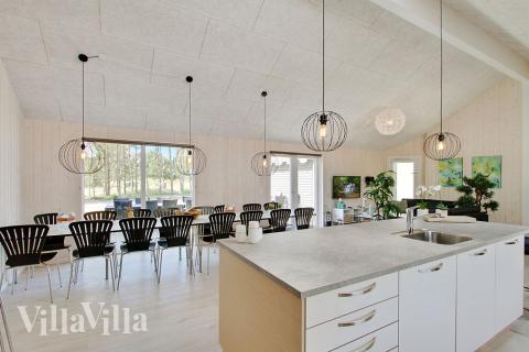 Kjøkkenet i luksushus nr. 370 er godt innrettet.