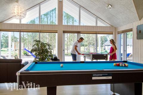 Luksushus nr. 370 til 20 personer tilbyr et stort aktivitetsrom med bl.a. biljard og dart