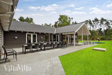 Luksushus nr. 370 har en deilig terrasse med gode hagemøbler til 20 personer.