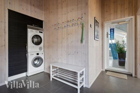 Det romslige inngangspartiet til luksushus nr. 371 i Vestjylland