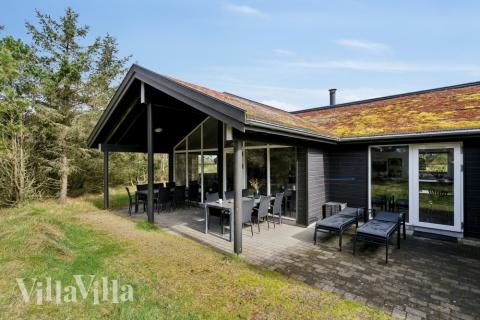 Luksushus nr. 371 har en deilig terrasse med gode hagemøbler til 21 personer.