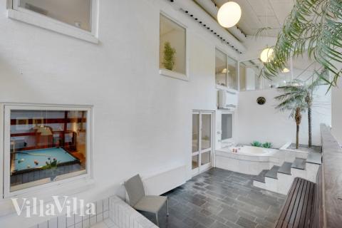 Nyt varmen i boblebadet i luksushus nr. 373 i Limfjorden