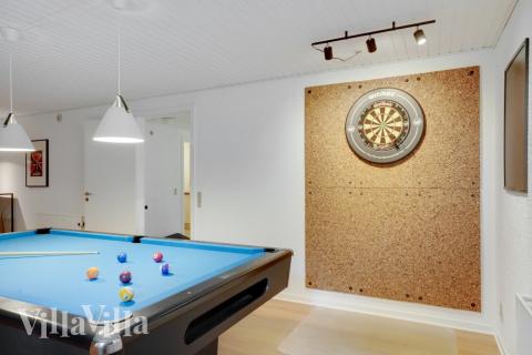 Luksushus nr. 373 til 20 personer tilbyr et stort aktivitetsrom med bl.a. biljard og dart