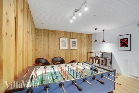 Konkurrer i feriehusets aktivitetsrom når dere besøker luksushus nr. 373 i Limfjorden.