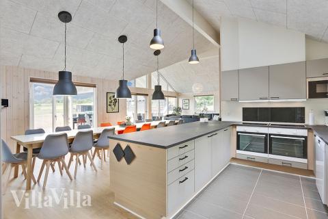 Kjøkkenet i luksushus nr. 379 er godt innrettet.