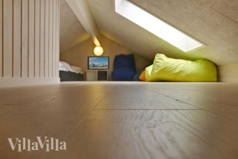 Noen av de 18 soveplassene i luksushus nr. 379 finnes på hems