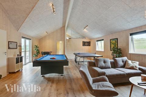 Luksushus nr. 375 til 24 personer tilbyr et stort aktivitetsrom med bl.a. biljard og dart