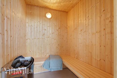 Nyt varmen i badstuen i luksushus nr. 383 til 18 personer