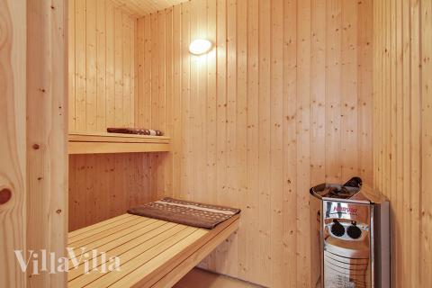 Nyt varmen i badstuen i luksushus nr. 386 til 18 personer