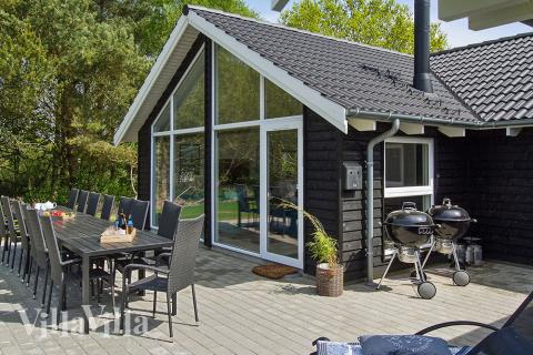 Luksushus nr. 380 har en deilig terrasse med gode hagemøbler til 14 personer.