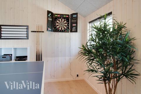 Luksushus nr. 380 til 14 personer tilbyr et stort aktivitetsrom med bl.a. biljard og dart