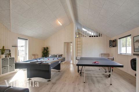 Aktivitetsrom i luksushus nr. 394 med 8 soverom og plass til 22 personer.