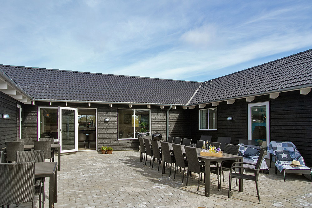 Luksushus nr. 394 har en deilig terrasse med gode hagemøbler til 22 personer.