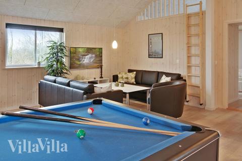 Luksushus nr. 701 til 24 personer tilbyr et stort aktivitetsrom med bl.a. biljard og dart