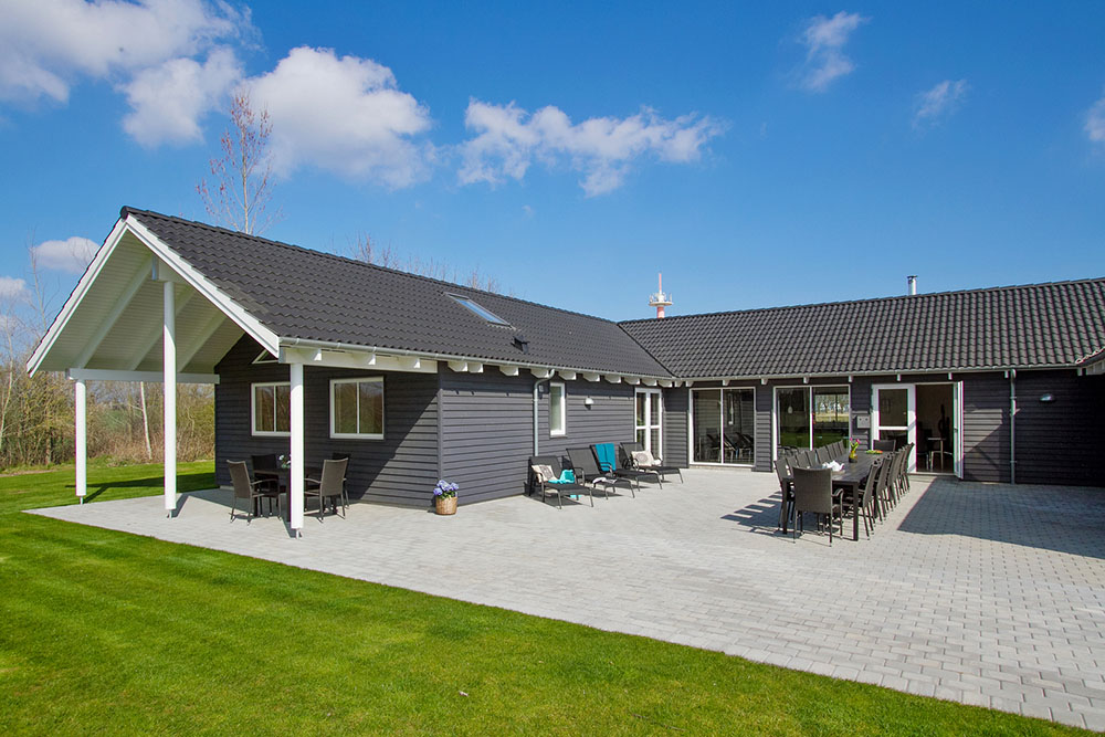 Luksushus nr. 701 har en deilig terrasse med gode hagemøbler til 24 personer.