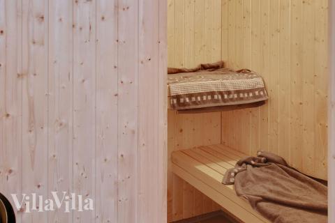 Nyt varmen i badstuen i luksushus nr. 702 til 12 personer