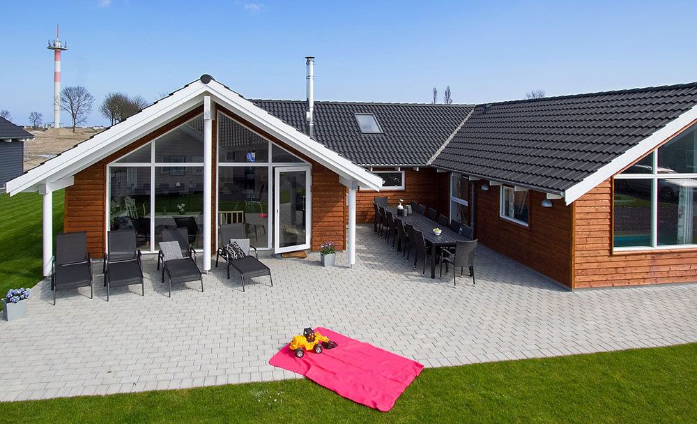 Luksushus nr. 702 har en deilig terrasse med gode hagemøbler til 12 personer.
